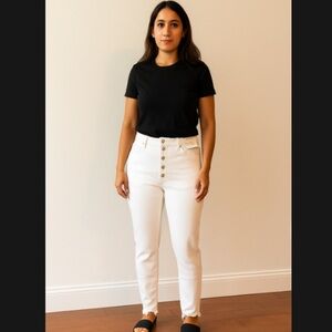 NWT Abercrombie & Fitch White Skinny Ankle Jeans